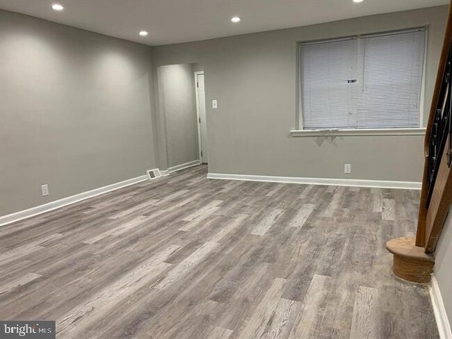 Photo - 206 E Walnut Park Dr