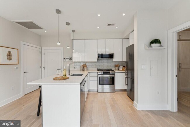 Photo - 1745 N St NW Unit 506