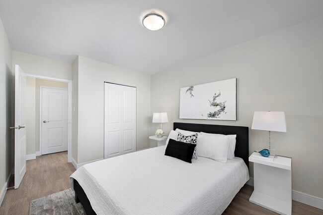 Photo - 2050 Keele Street
