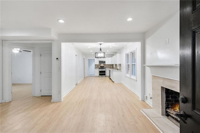 Photo - 1967 Browns Mill Rd SE