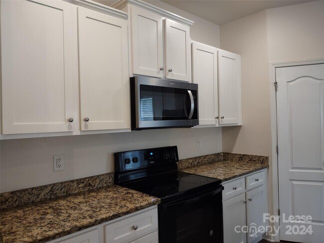 Photo - 6126 Purbeck Way