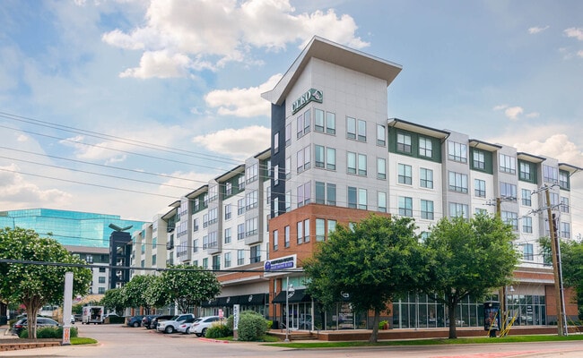 Building Photo - Cleo