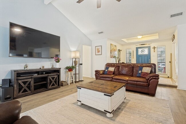 Photo - 106 E Apollo Rd