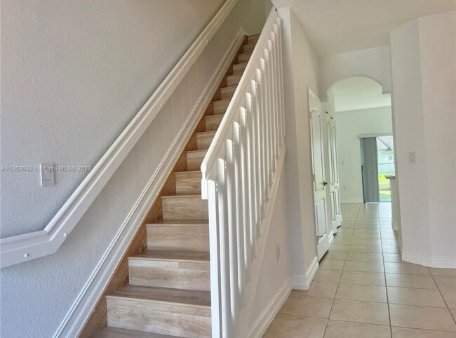 Photo - 15800 SW 92nd Ave