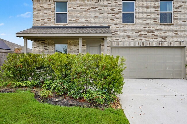 Photo - 21154 Vercelli St