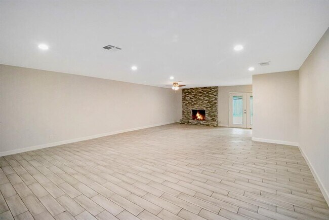 Photo - 6123 Shadow Crest St