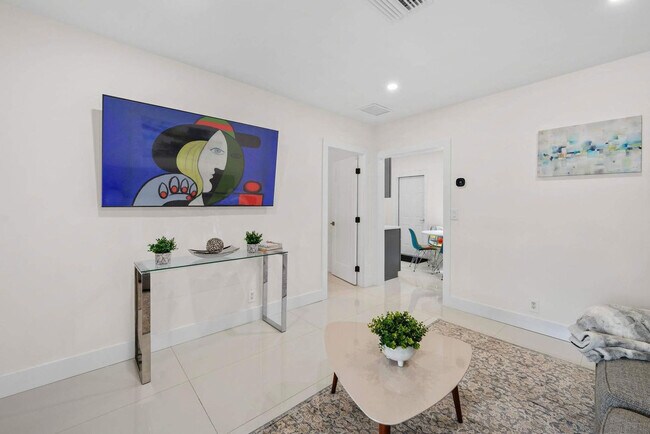 Photo - 44 N Federal Hwy Unidad ID1017980P