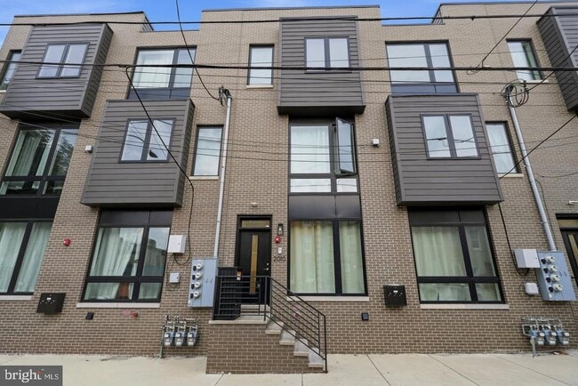 Building Photo - 2010 N 5th St Unit 2C