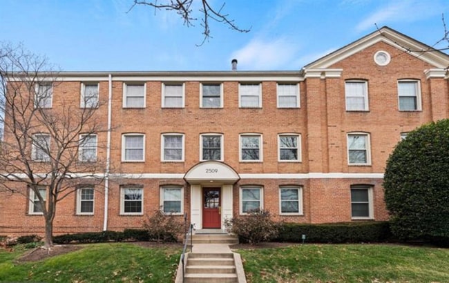 Building Photo - Gorgeous 1 Bed 1 Bath Condo In Cambridge Courts