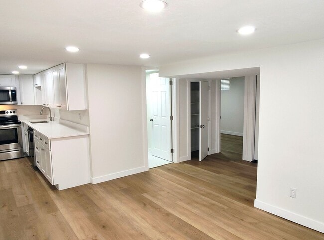 Photo - 951 Logan Ave S Unit 951 E Logan Ave #B