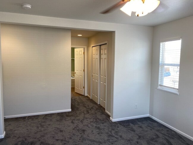 Photo - Move In Special 1/2 OFF FIRST MOTNHS RENT! Beautiful Mountain Views / 4 Bedroom Home