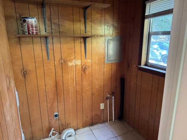 Photo - 129 Calloway Dr