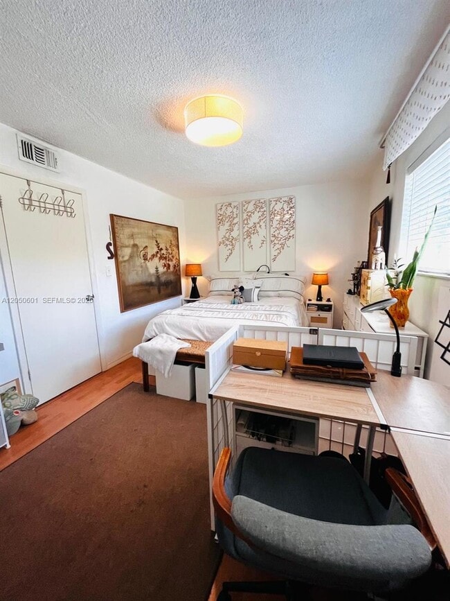 520 NE 38th St Unit 15