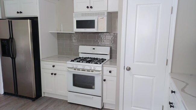 Photo - 139 S Lumber St Unit 2