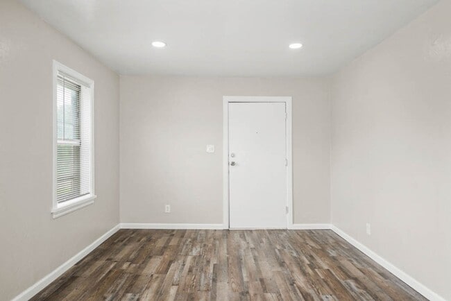 Photo - Babb Dr Duplex Unit 403