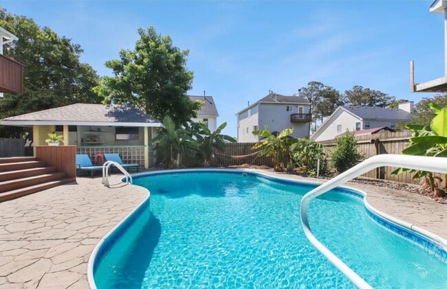 Photo - 404 Grace Ave