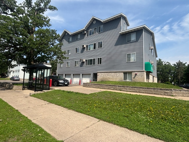 Building Photo - 627 5th Ave S Rental