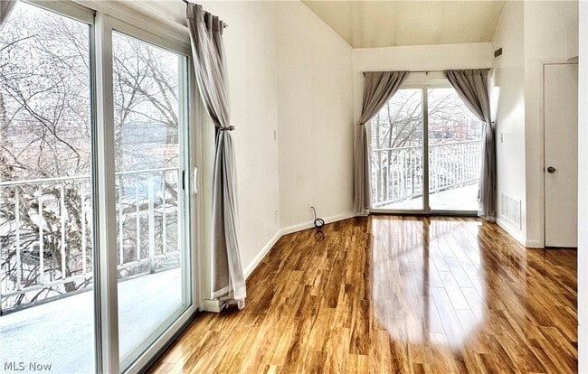 Photo - 1900 Grove Ct Unidad 405