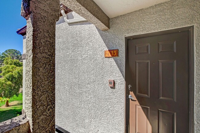 Building Photo - Adorable Southwest condo