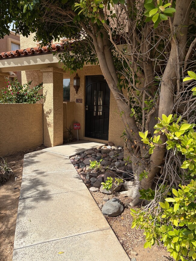 Front entry - 817 E North Ln Townhome