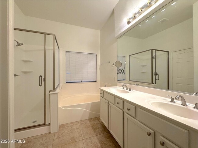 Building Photo - 3013 W Glenhaven Dr