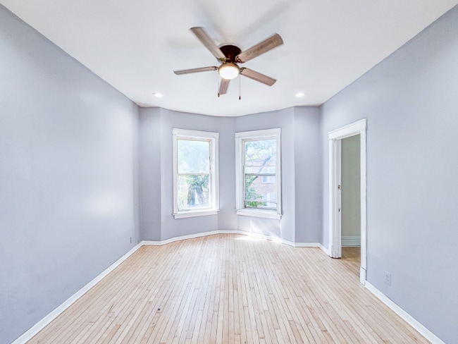 Photo - 3208 W Beach Ave Unit 2