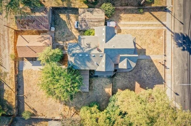 Photo - 312 W Main St