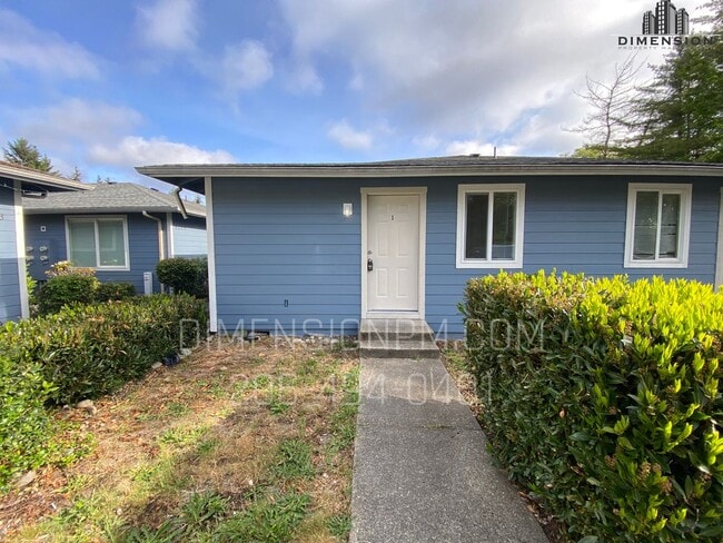 Building Photo - 5207 66th St W Unit 1