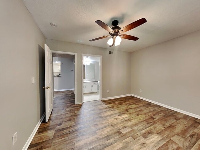 Photo - 725 Crest Pines Dr Unit Apt 421