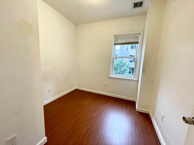 Photo - 93 Hillside St Unit 2