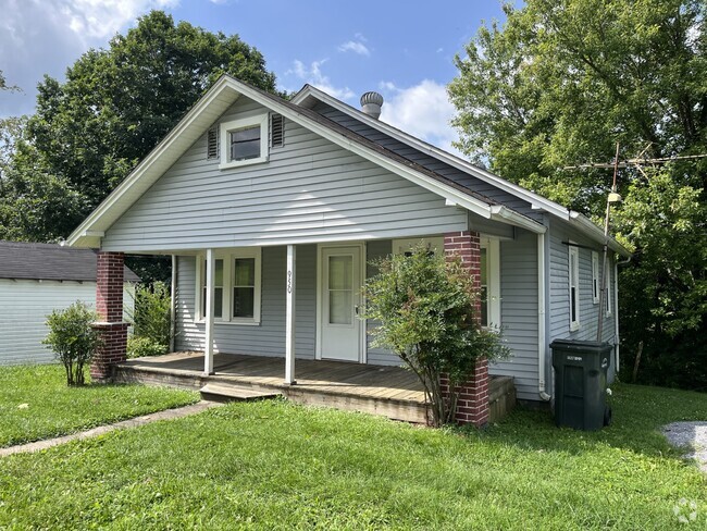 Building Photo - 950 Old Asheville Hwy Rental