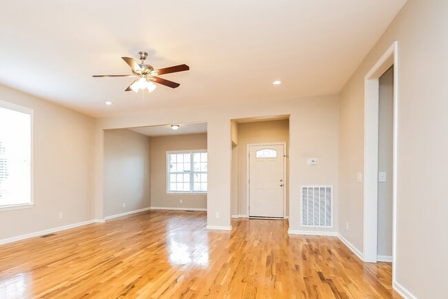 Photo - 1214 Saddle Brook