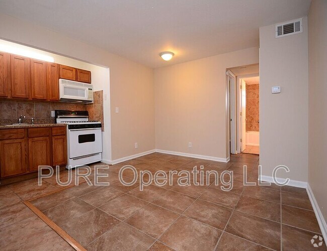 Building Photo - 612-616 N 46 St Unit 616-08 Rental