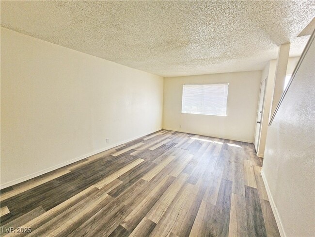 Building Photo - 2091 Sycamore Ave Rental