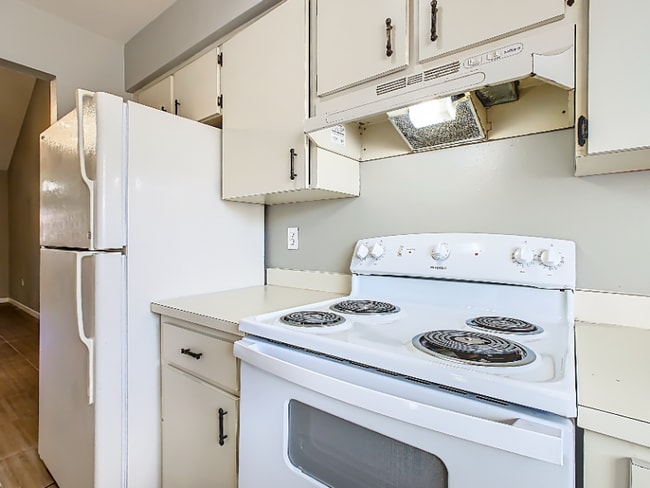 Photo - 1015 Harden Ct