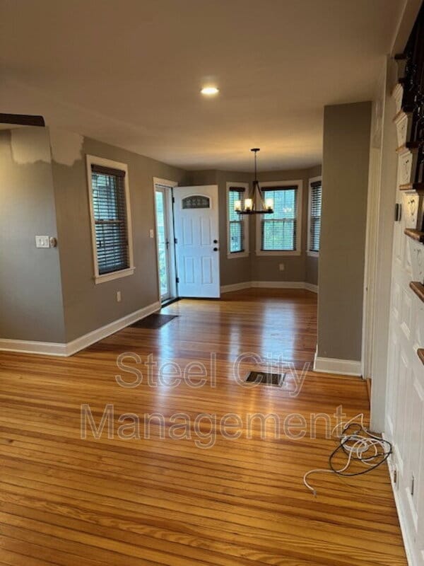 Photo - 851 Kennedy St