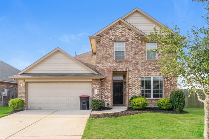 Photo - 21310 Shadbush Avenue