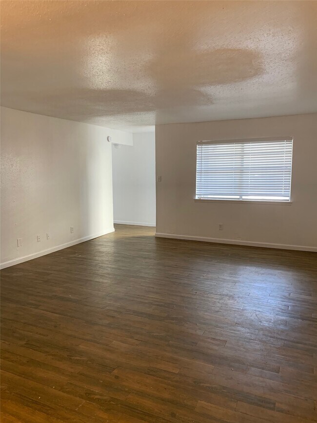 Building Photo - 6200 W Tidwell Rd Unit 2601