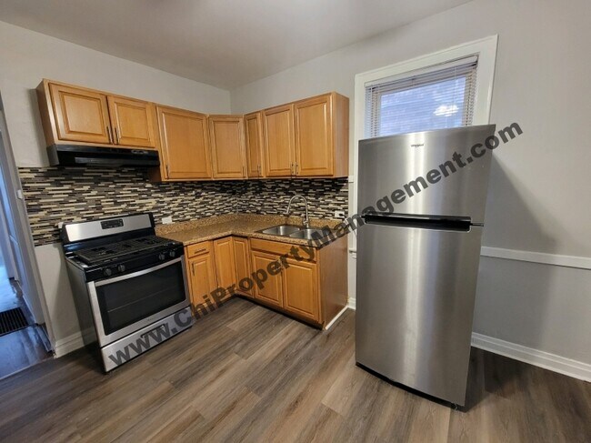 Photo - 6838 S Maplewood Ave Unit 1