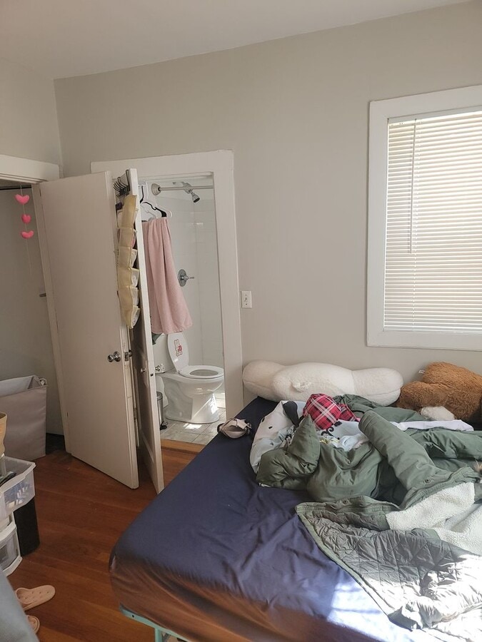 Photo - Harvard Sq. 1 bed available June 1st