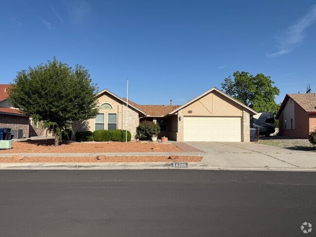 Building Photo - 3 Bedroom Near Mariposa Park in Taylor Ranch Rental