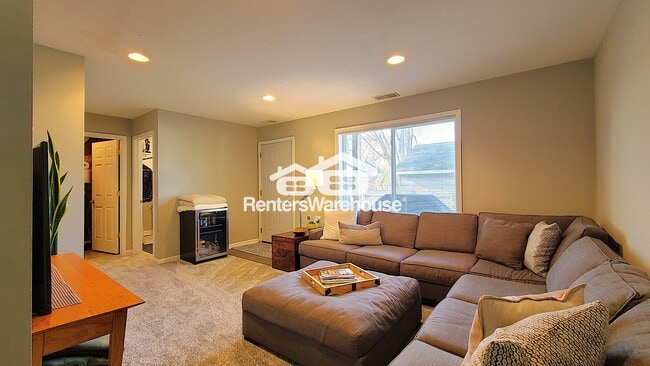 Photo - 319 4th St N