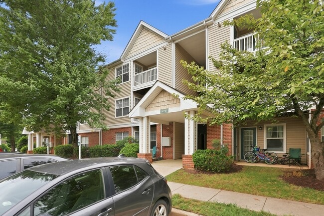 Somerset Pointe Apartments