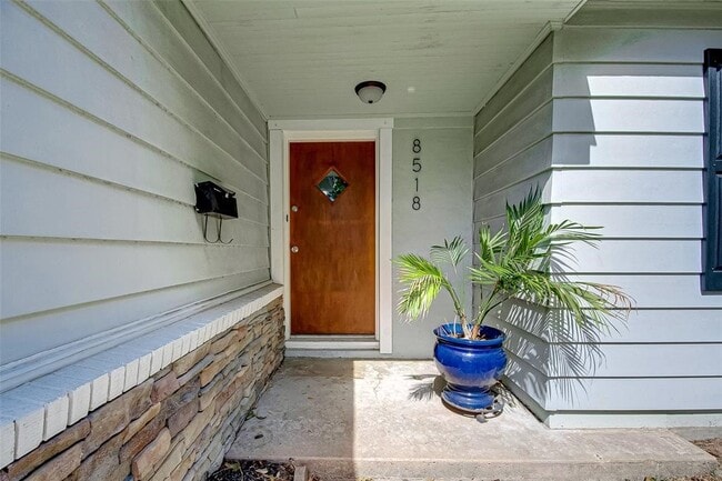 8518 Forum Dr