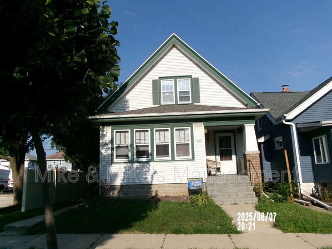Building Photo - 1323 S 74th St Rental