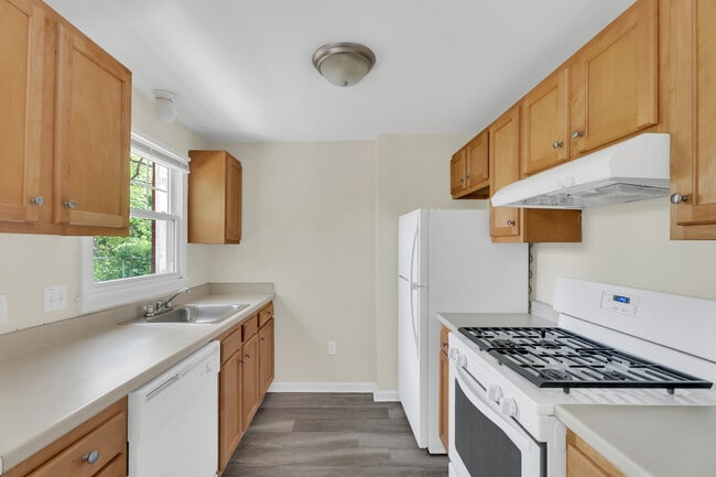 Savin Court Apartments