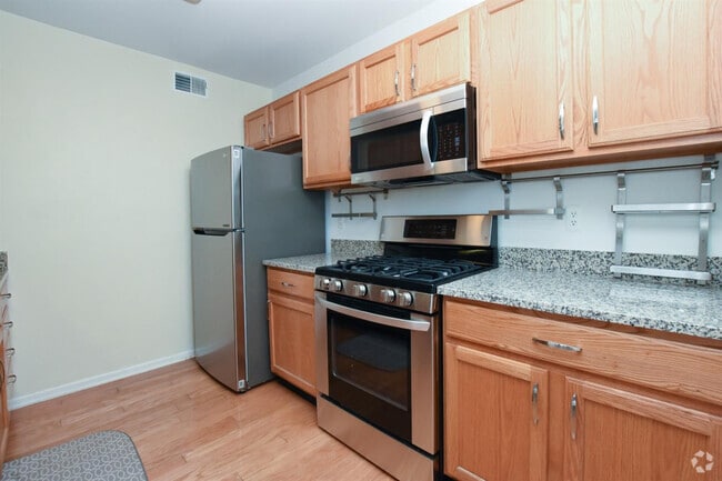 Building Photo - 2790 S Knightsbridge Cir Rental