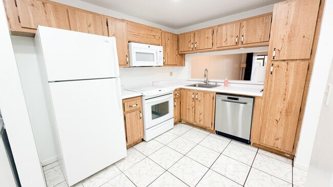 Photo - 6475 W Oakland Park Blvd