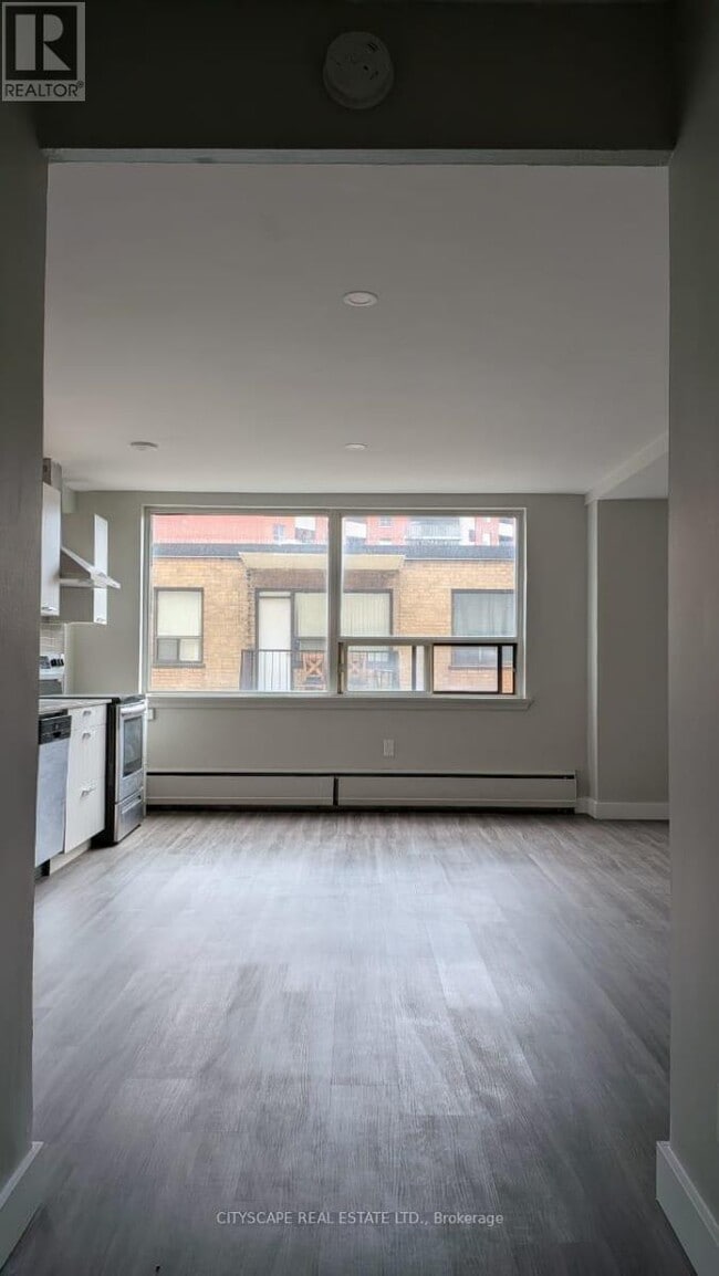 Photo - 85 Wellesley St E Unit 606
