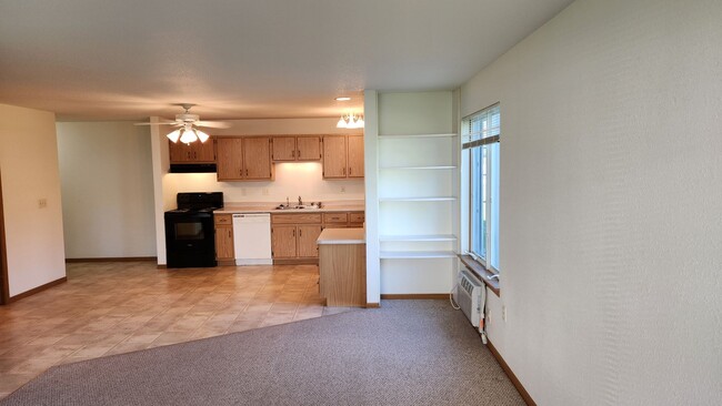 Photo - 612 W State St Unit 612 Apt#2